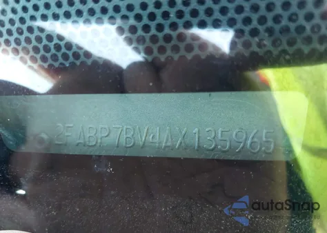 2010 Ford Crown Victoria Police/Police Interceptor из США, поврежденный, VIN 2FABP7BV4AX135965